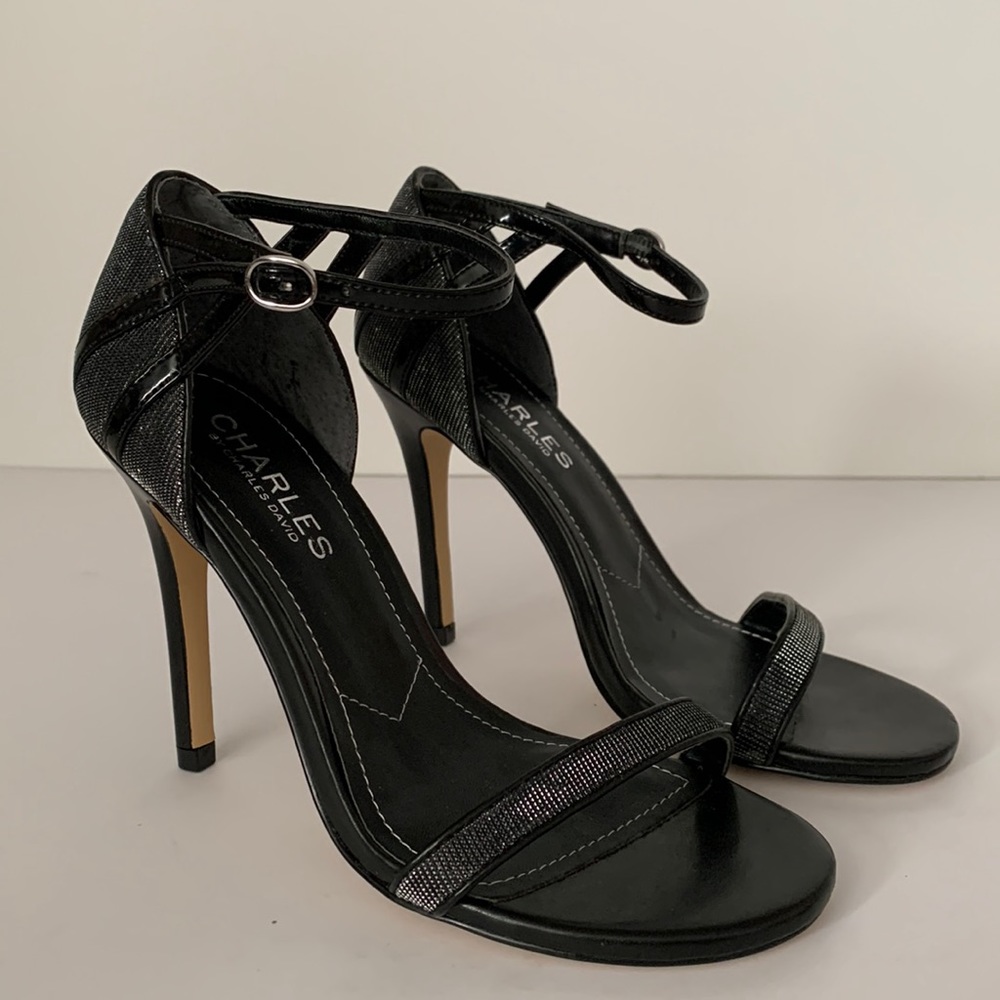 NWOT• Charles | heels